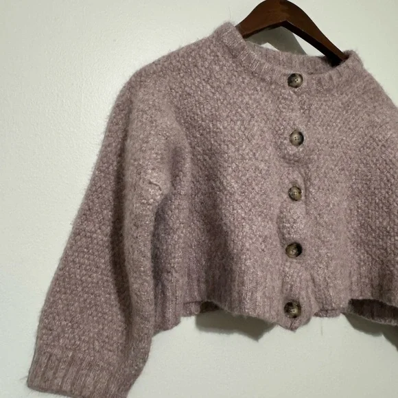 Velvet by Graham & Spencer Lavender Cropped Button Cardigan Shrunken Large - Picture 3 of 11